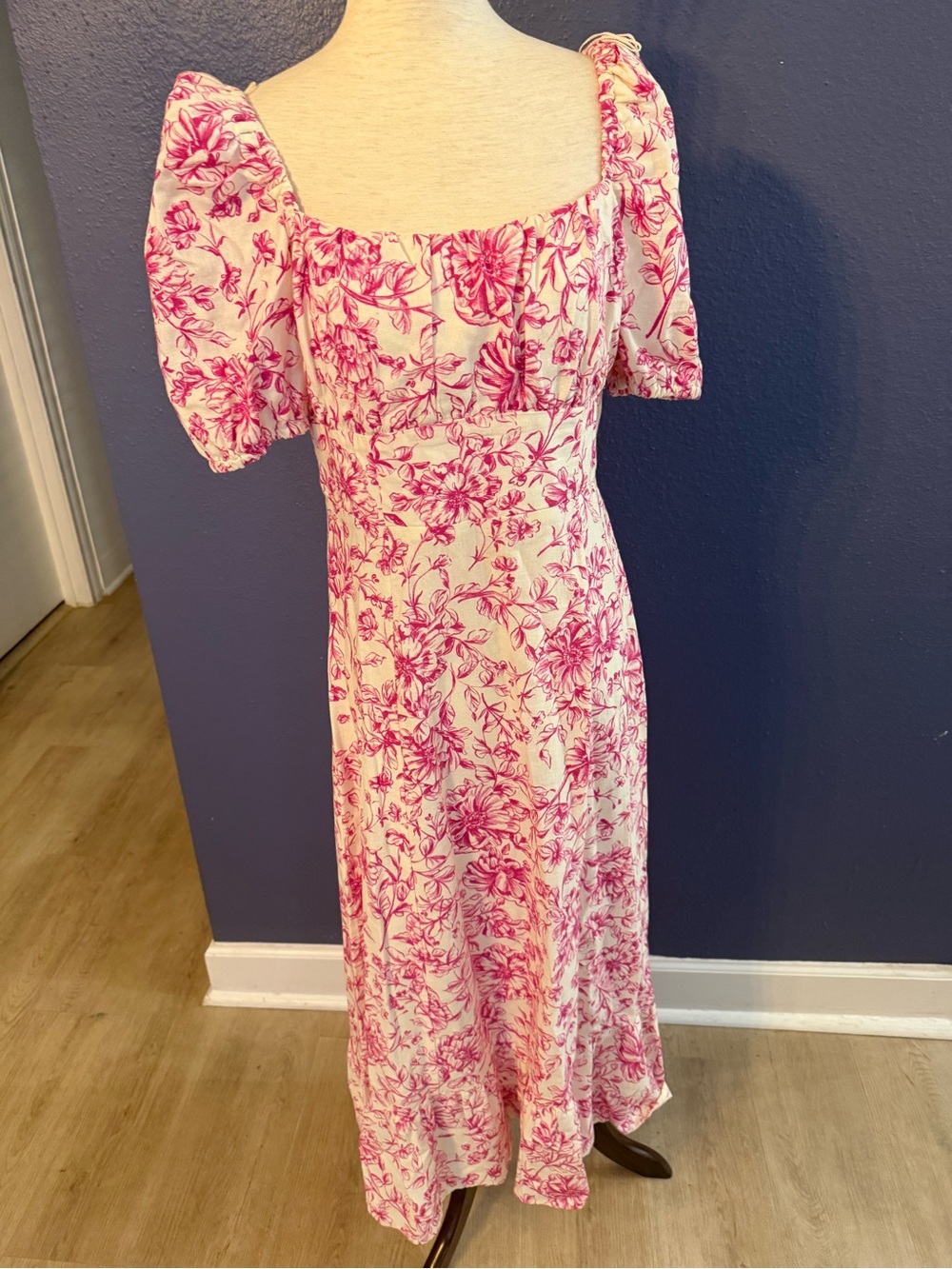 Floral Puff-Sleeve Midi Dress in Pink and Cream